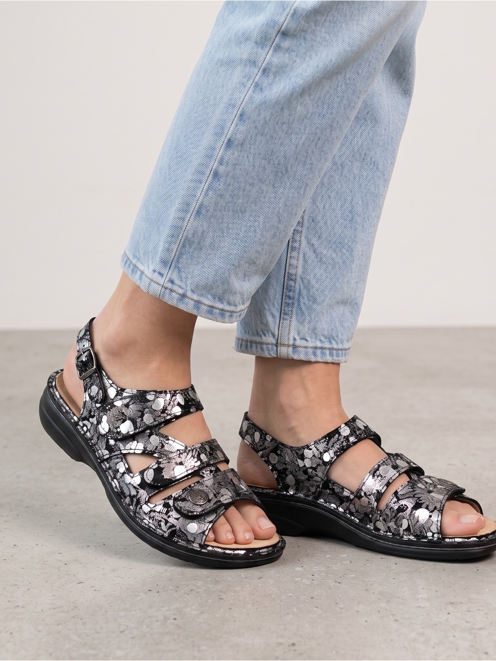 Finn Comfort Germany Comfort Sandals EU 40 US 9 9.5 Black Metallic Leather Adj.